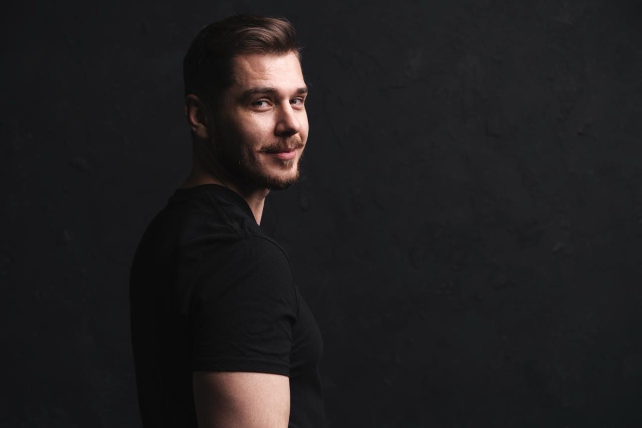 Nikolas Liefert